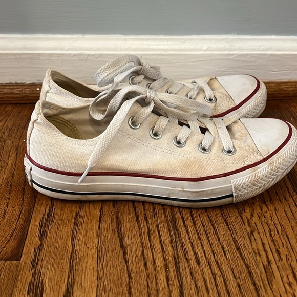 WHITE CONVERSE LOW TOP SNEAKERS - SIZE 5.5 - Picture 4 of 8